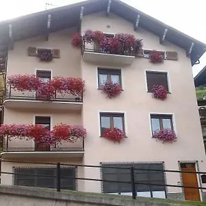 Casa Debora , Isolaccia Italia